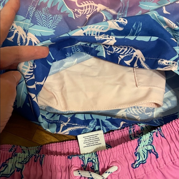 Boys size 8 swimming trunks with boxer liners - Picture 4 of 6